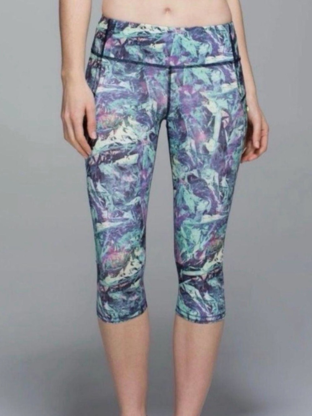 Lululemon Run Top Speed Crop leggings size 4